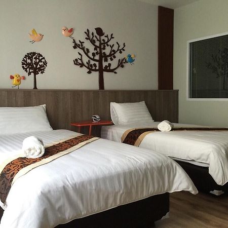 Hotel Le Lerts Living Хон Каен Экстерьер фото