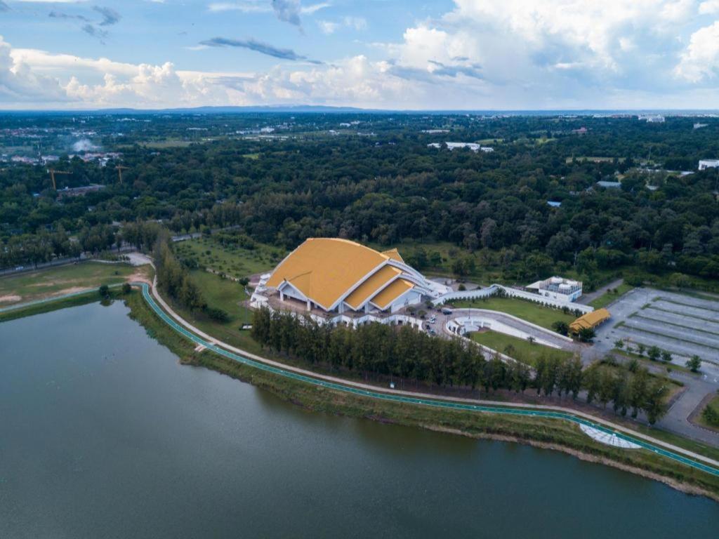 Hotel Le Lerts Living Хон Каен Экстерьер фото