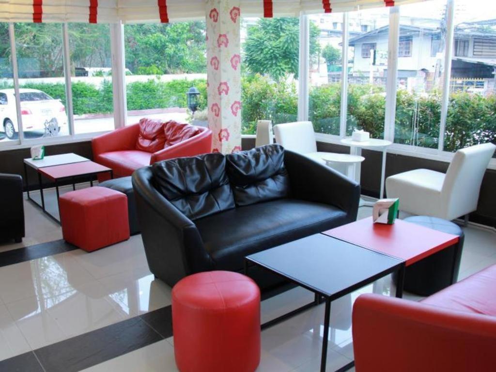 Hotel Le Lerts Living Хон Каен Экстерьер фото
