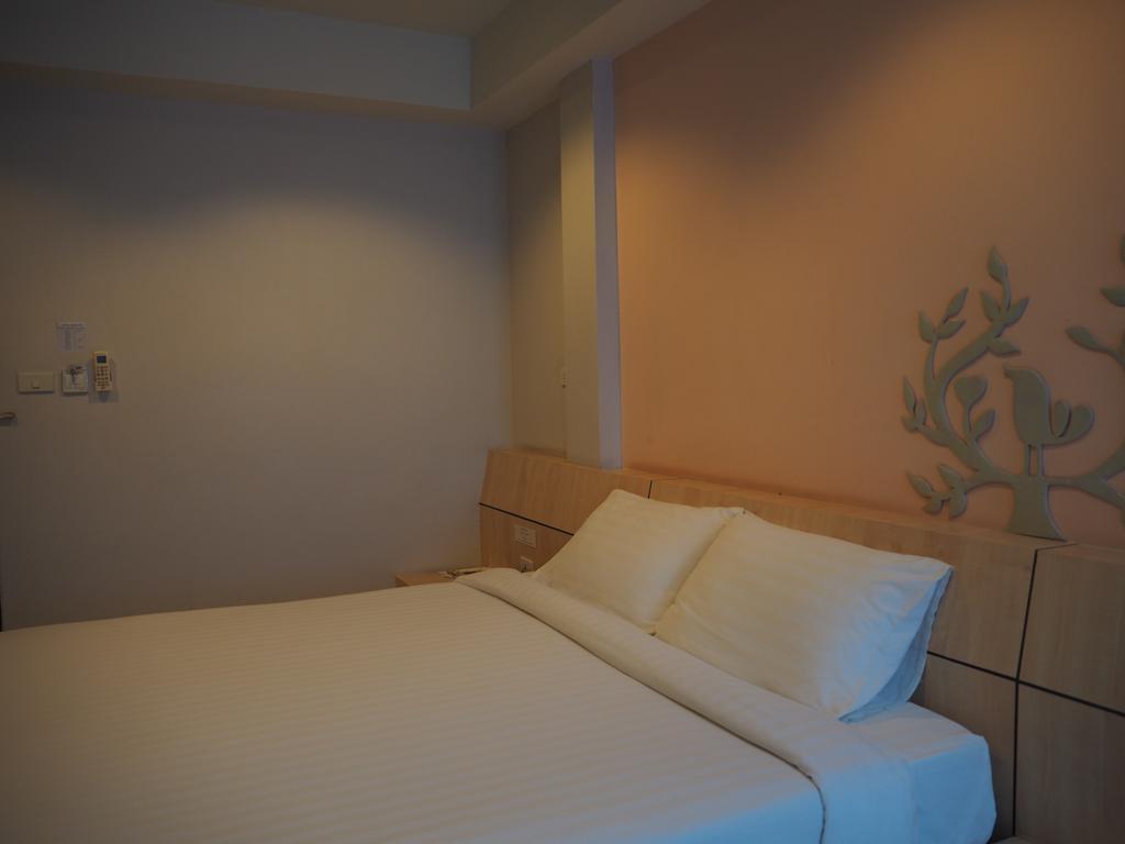 Hotel Le Lerts Living Хон Каен Экстерьер фото